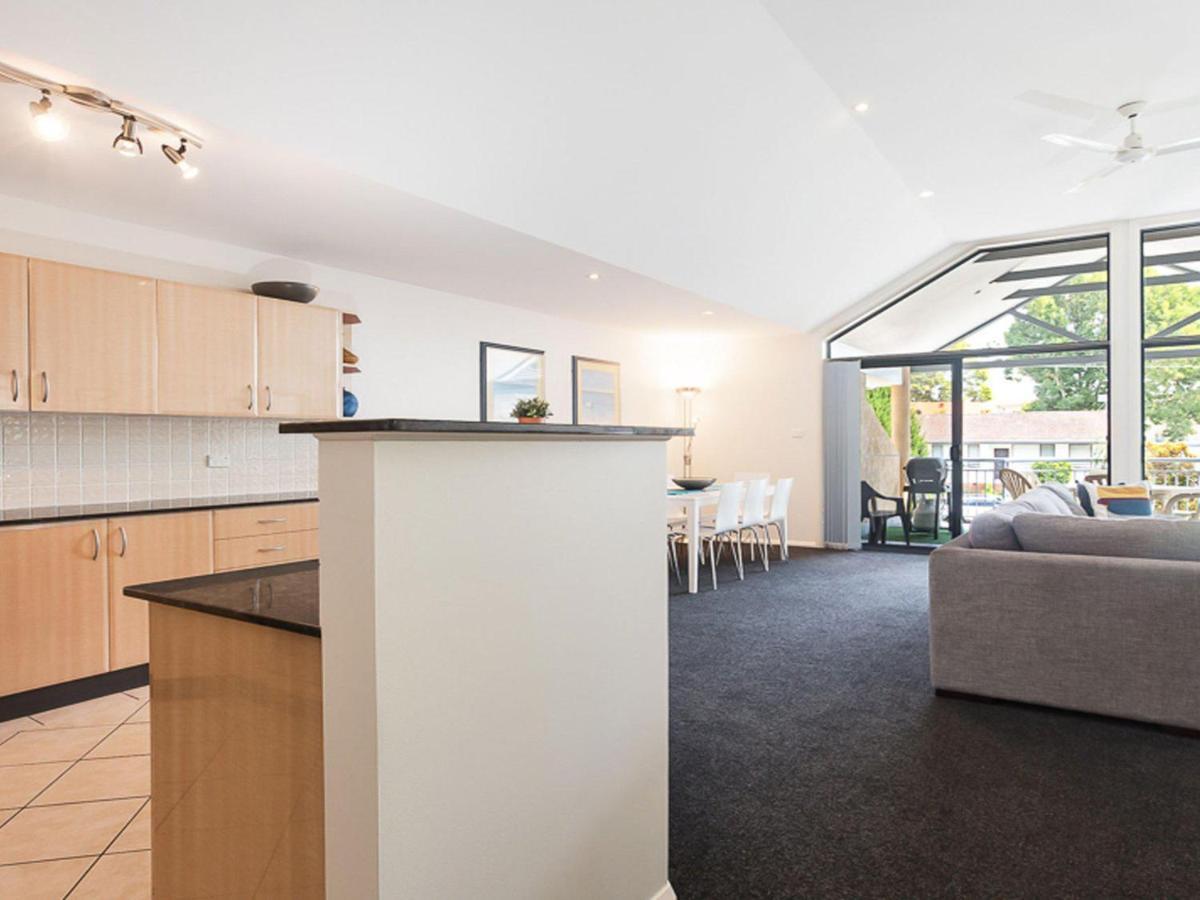 Sienna, 27A Christmas Bush Avenue - Duplex With Aircon, Wi-Fi And Close To Dutchie'S Beach เนลสันเบย์ ภายนอก รูปภาพ